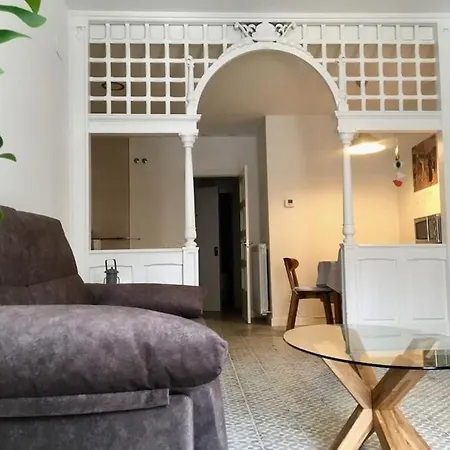 Rincon En Edificio Modernista En Centro De Soria